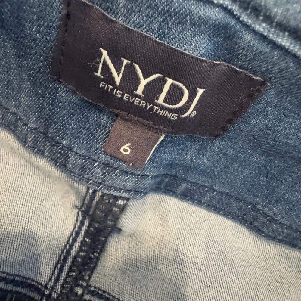 NYDJ Women's High-Rise Ella Denim Cut-Off Shorts Lavish Blue Size 6 NWT - Picture 11 of 13